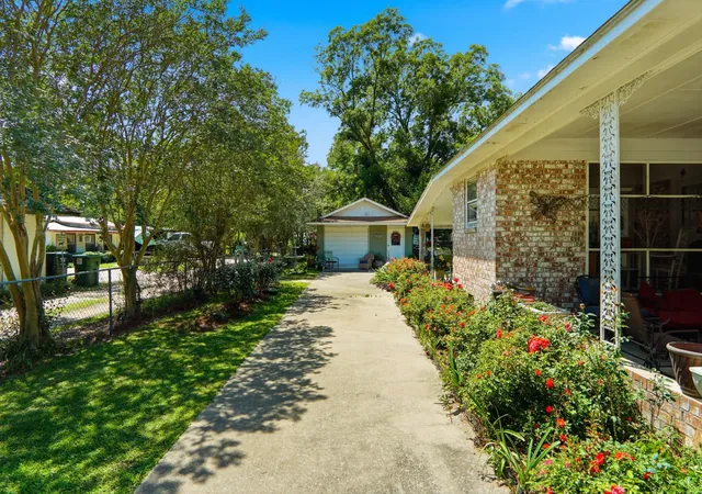Photo 3 of Single family home for sale at 1729 Old Whitesville Rd, Moncks Corner, SC 29461 | MLS# 26019867 | Listing updated on 2026-08-20