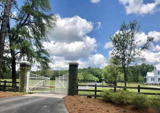 1st image of 16 Leaning Oak Ln, Ravenel, SC 29470 | MLS# 22010126