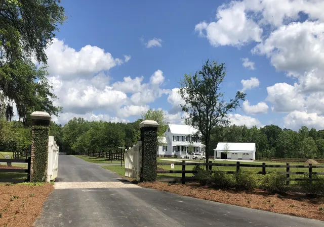 5th image of 16 Leaning Oak Ln, Ravenel, SC 29470 | MLS# 22010126