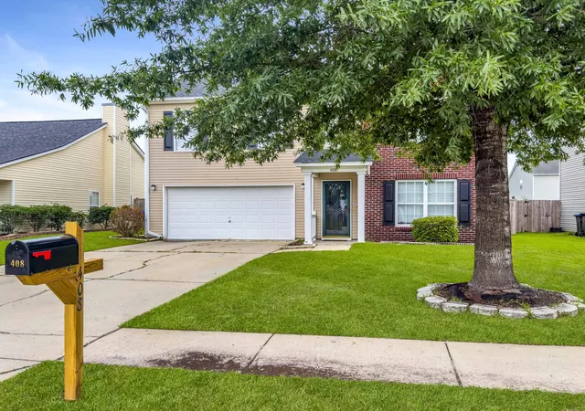 Photo 3 of Sale Pending at 408 Dovetail Cir, Summerville, SC 29483 | MLS# 26017758 | Listing updated on 2026-08-07