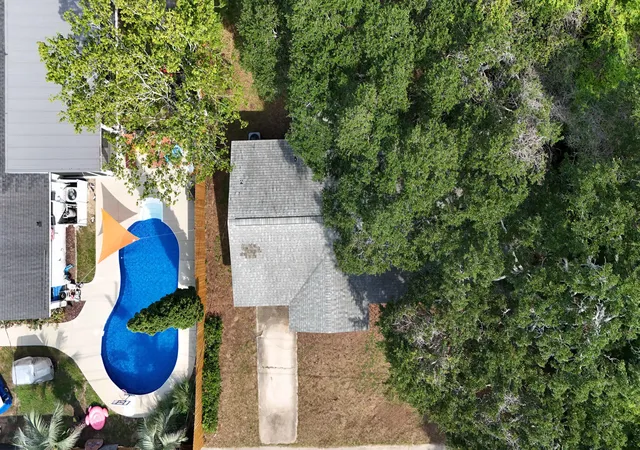 Photo 4 of Single family home for sale at 616 Center St, Mount Pleasant, SC 29464 | MLS# 26017402 | Listing updated on 2026-08-22