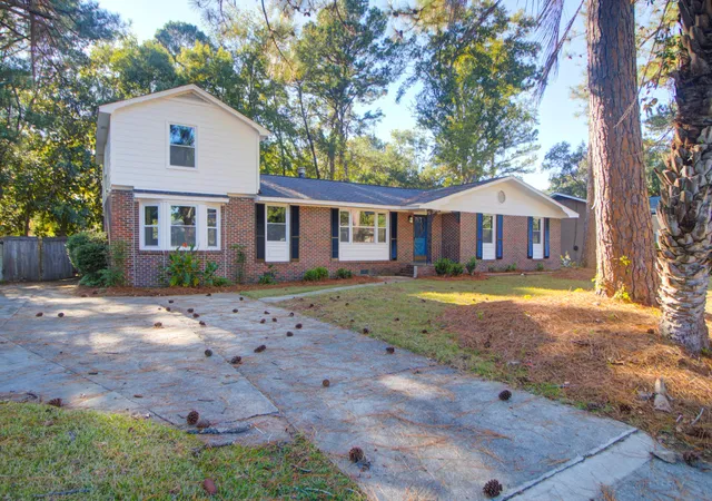 Photo 3 of Single family home for sale at 1319 Joshua Dr, Charleston, SC 29407 | MLS# 25029871 | Listing updated on 2026-09-12