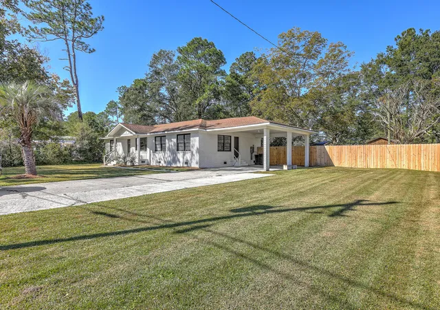 Photo 1 of Single family home for sale at 702 N Palmetto St, Summerville, SC 29483 | MLS# 26003489 | Listing updated on 2026-08-05