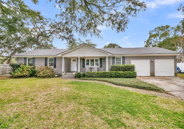 Photo 1 of Single family home for sale at 922 Preston Rd, Charleston, SC 29412 | MLS# 25031176 | Listing updated on 2026-09-03