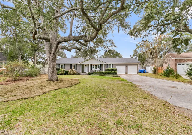 Photo 4 of Single family home for sale at 922 Preston Rd, Charleston, SC 29412 | MLS# 25031176 | Listing updated on 2026-09-03