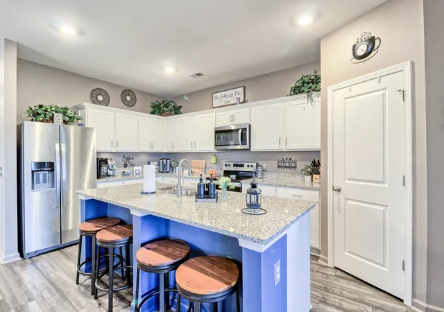 Photo 3 of Sale Pending at 464 Pender Woods Dr, Summerville, SC 29486 | MLS# 26006349 | Listing updated on 2026-03-13