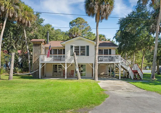 Homes for sale in Edisto Island, SC | 607 Portia St, Edisto Island, SC 29438 | MLS# 26019129