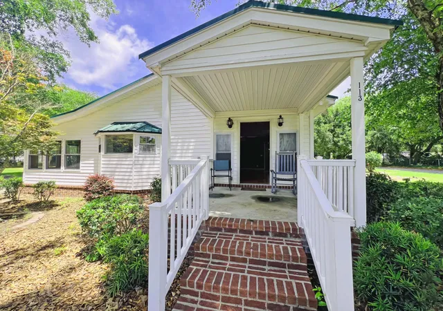 Homes for sale in Eutawville, SC | 113 Winter St, Eutawville, SC 29048 | MLS# 26017489