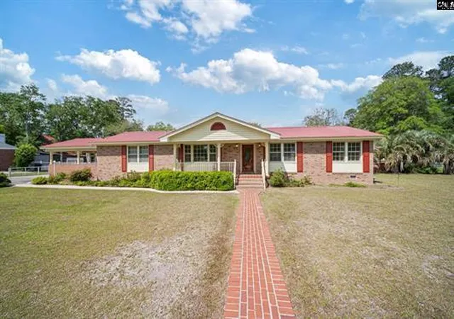 Homes for sale in Bamberg, SC | 992 Dickinson St, Bamberg, SC 29003 | MLS# 26015830