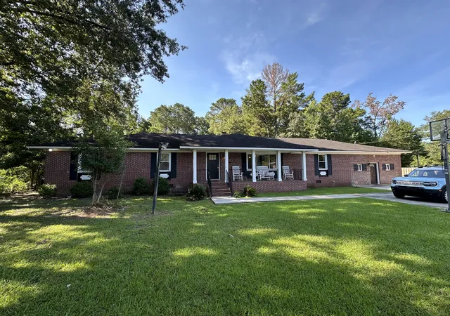 Photo 1 of Single family home for sale at 1745 Central Ave, Summerville, SC 29483 | MLS# 25023001 | Listing updated on 2026-08-11