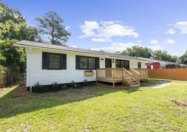 Photo 1 of Single family home for sale at 1130 San Juan Ave, Charleston, SC 29407 | MLS# 26018135 | Listing updated on 2026-09-24