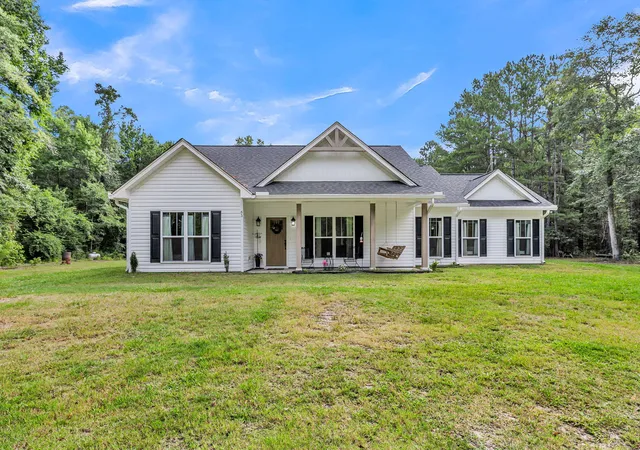 Photo 1 of Single family home for sale at 65 Music Ln, Smoaks, SC 29481 | MLS# 26020948 | Listing updated on 2026-08-30