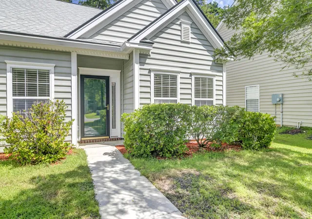 Photo 1 of Single family home for sale at 116 Carolinian Dr, Summerville, SC 29485 | MLS# 26020102 | Listing updated on 2026-10-06