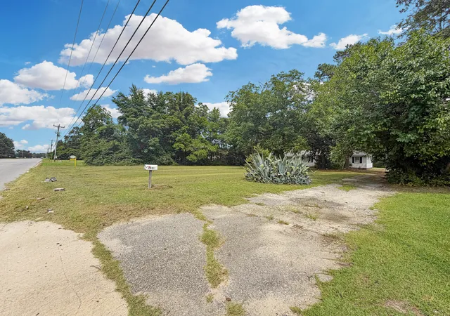 Photo 3 of Single family home for sale at 2231 Rowesville Rd, Orangeburg, SC 29115 | MLS# 26023637 | Listing updated on 2026-09-30