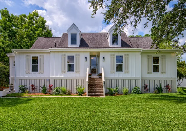 Photo 2 of Single family home for sale at 957 Travers Dr, Charleston, SC 29412 | MLS# 26020178 | Listing updated on 2026-09-13