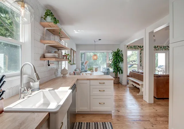 Photo 3 of Single family home for sale at 957 Travers Dr, Charleston, SC 29412 | MLS# 26020178 | Listing updated on 2026-09-13