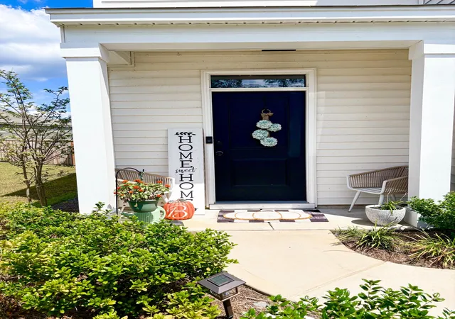 Photo 3 of Single family home for sale at 689 Ladywood Dr, Summerville, SC 29486 | MLS# 26022471 | Listing updated on 2026-08-07