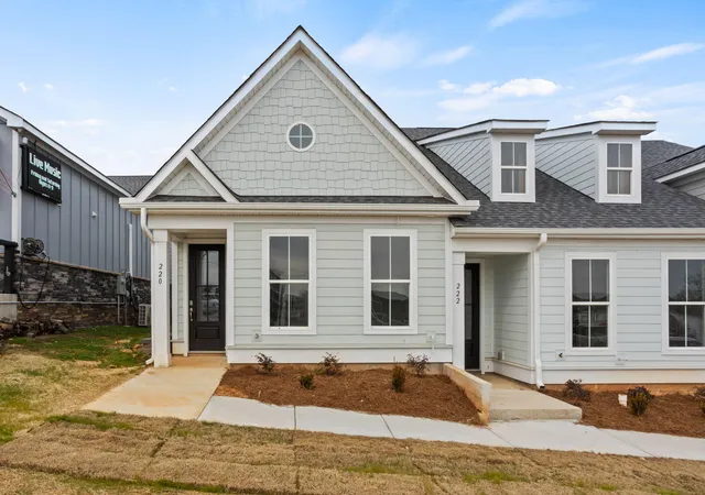 Photo 4 of Townhouse for sale at 220 Lake Greenwood Blvd, Greenwood, SC 29649 | MLS# 26018670 | Listing updated on 2026-08-04