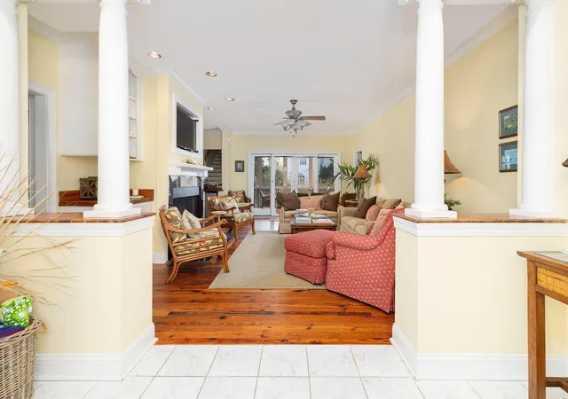 Photo 4 of Single family home for sale at 6 Morgan Pl Dr, Isle Of Palms, SC 29451 | MLS# 25029533 | Listing updated on 2026-10-07