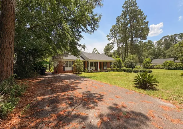 2nd image of 208 George St, Walterboro, SC 29488 | MLS# 26020631