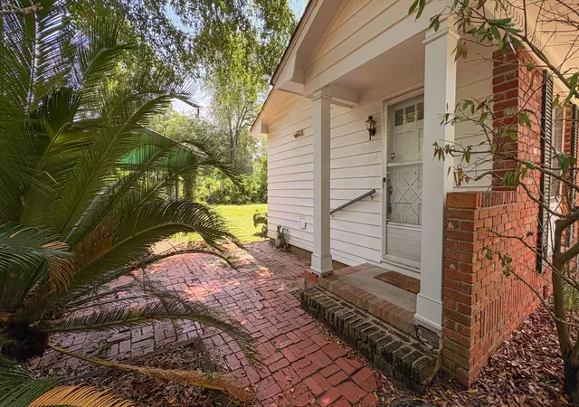 3rd image of 208 George St, Walterboro, SC 29488 | MLS# 26020631
