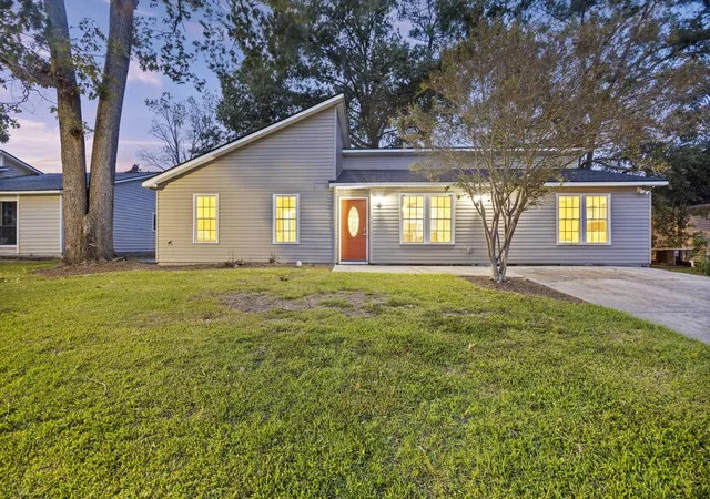 Homes for sale in Summerville, SC | 112 Pullman Ave, Summerville, SC 29486 | MLS# 26014380