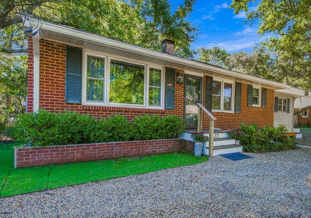 Single family home for sale at 623 Palmetto St, Mount Pleasant, SC 29464 | MLS# 26029381