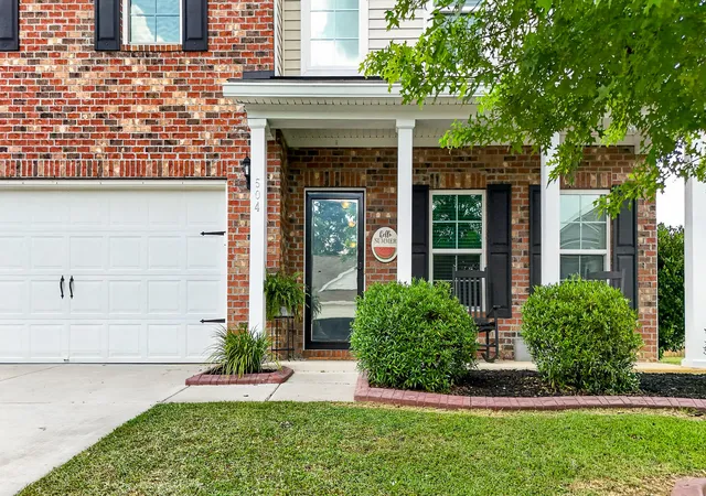 Photo 3 of Single family home for sale at 504 Tarleton Dr, Summerville, SC 29483 | MLS# 26019783 | Listing updated on 2026-09-11