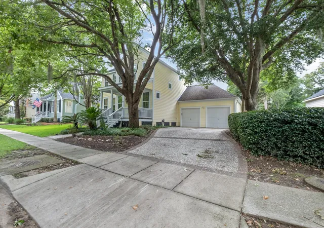 Photo 3 of Single family home for sale at 112 Cartright St, Daniel Island, SC 29492 | MLS# 26018094 | Listing updated on 2026-09-18