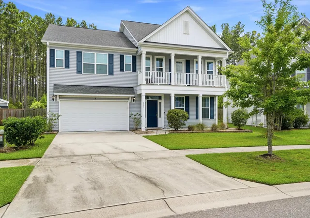 Photo 2 of Single family home for sale at 221 Saxony Loop, Summerville, SC 29486 | MLS# 26023425 | Listing updated on 2026-09-02