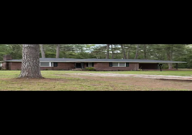 Photo 1 of Single family home for sale at 605 W Pulaski Dr, Hampton, SC 29924 | MLS# 26021534 | Listing updated on 2026-09-19