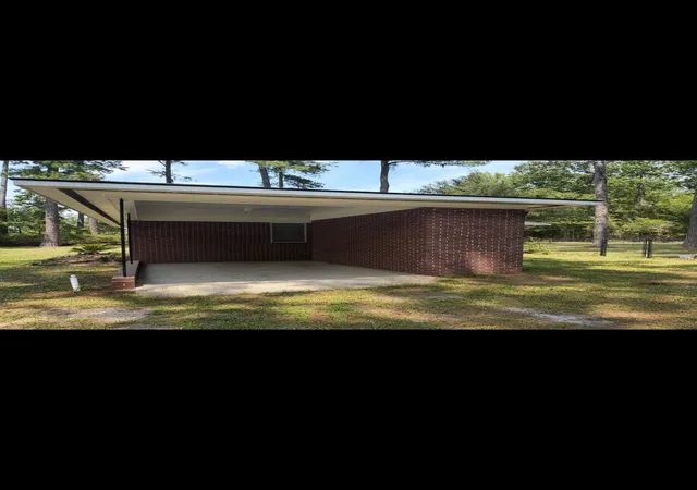 Photo 3 of Single family home for sale at 605 W Pulaski Dr, Hampton, SC 29924 | MLS# 26021534 | Listing updated on 2026-09-19
