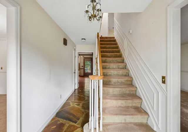Photo 3 of Sale Pending at 691 Dobester Ave, Charleston, SC 29412 | MLS# 26023051 | Listing updated on 2026-09-15