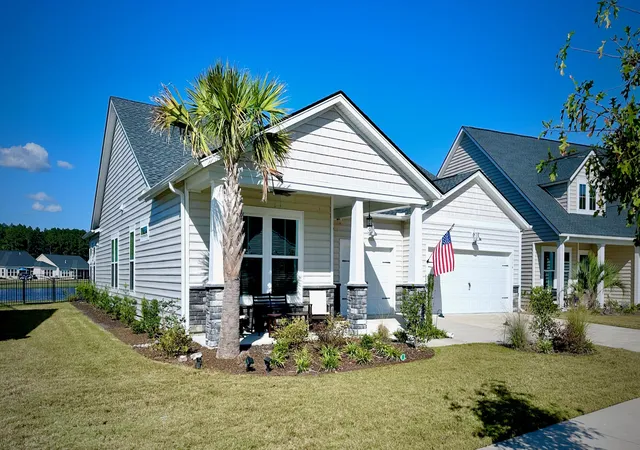 Photo 2 of Single family home for sale at 1114 Cane Crk Way, Summerville, SC 29485 | MLS# 25027085 | Listing updated on 2025-10-31