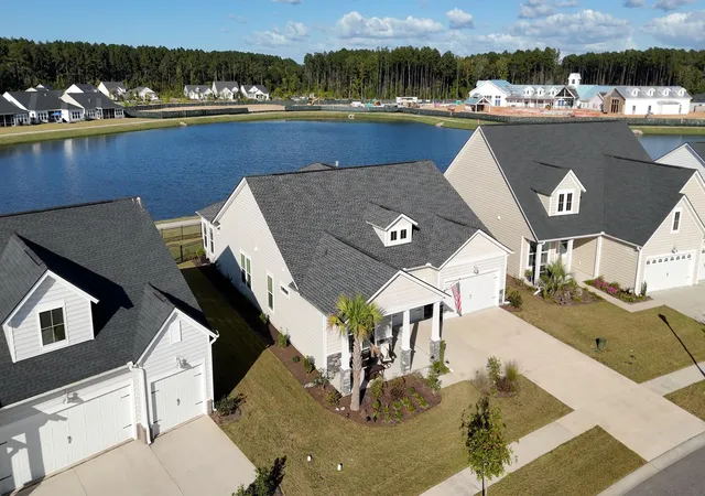 Photo 3 of Single family home for sale at 1114 Cane Crk Way, Summerville, SC 29485 | MLS# 25027085 | Listing updated on 2025-10-31
