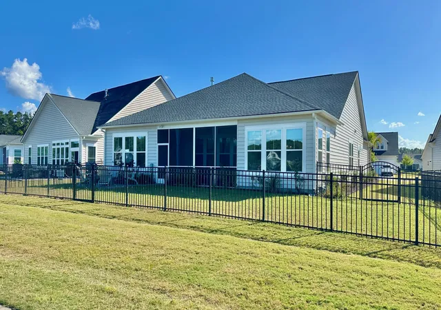 Photo 4 of Single family home for sale at 1114 Cane Crk Way, Summerville, SC 29485 | MLS# 25027085 | Listing updated on 2025-10-31