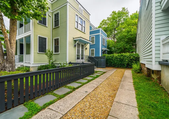 Photo 1 of Single family home for sale at 246 Rutledge Ave, Charleston, SC 29403 | MLS# 26017492 | Listing updated on 2026-09-21