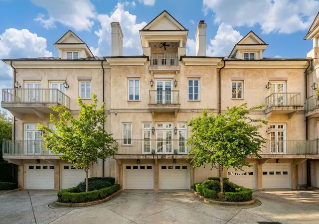 Homes for sale in Charleston, SC | 18 Boyces Wharf, Charleston, SC 29401 | MLS# 26011400