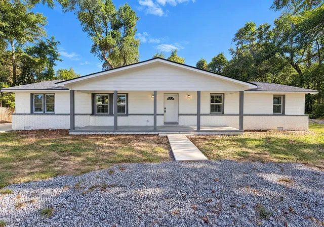Photo 1 of Single family home for sale at 1729 N Highway 17, Mount Pleasant, SC 29464 | MLS# 26028777 | Listing updated on 2026-10-29