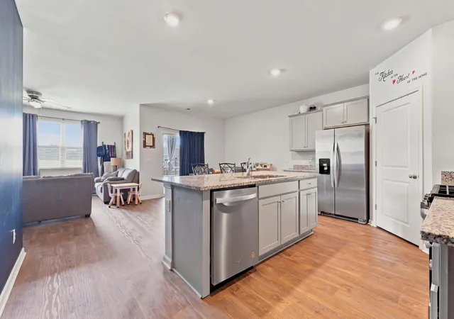 Photo 4 of Single family home for sale at 411 Cedarview Rd, Summerville, SC 29486 | MLS# 26024450 | Listing updated on 2026-09-02