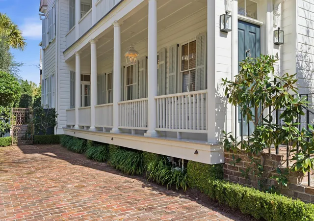 Photo 3 of Single family home for sale at 4 Wentworth St, Charleston, SC 29401 | MLS# 26012748 | Listing updated on 2026-05-07