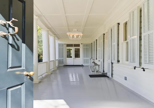 Photo 3 of Single family home for sale at 4 Wentworth St, Charleston, SC 29401 | MLS# 26012748 | Listing updated on 2026-05-07