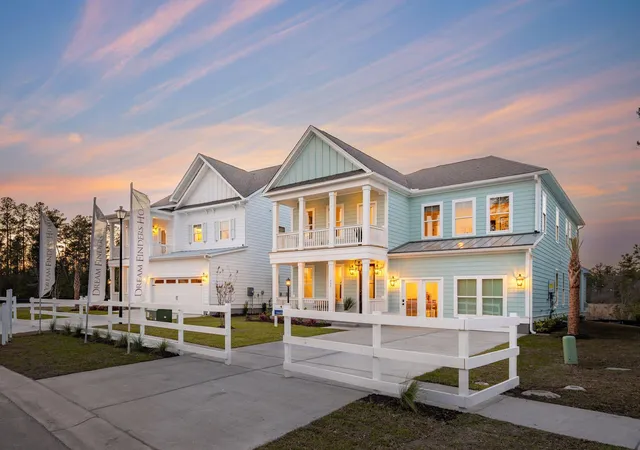 Photo 2 of Sale Pending at 131 Cherrywood Dr, Summerville, SC 29483 | MLS# 26013159 | Listing updated on 2026-08-18
