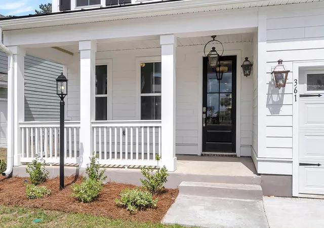 Photo 4 of Single family home for sale at 5 Tuggle Lane Dr, Ridgeville, SC 29472 | MLS# 26023911 | Listing updated on 2026-08-22