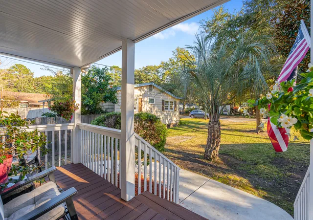 Photo 2 of Single family home for sale at 1522 N Avalon Cir, Charleston, SC 29407 | MLS# 25032287 | Listing updated on 2026-06-10