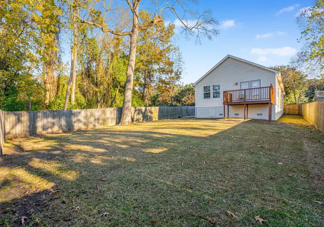Photo 3 of Single family home for sale at 1522 N Avalon Cir, Charleston, SC 29407 | MLS# 25032287 | Listing updated on 2026-06-10