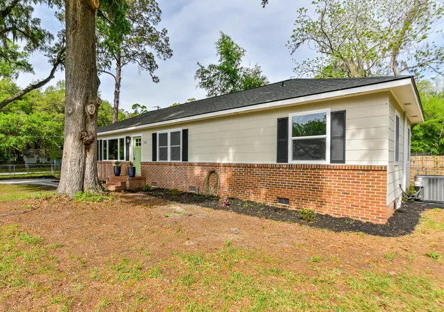 4th image of 1013 Rentz St, Beaufort, SC 29906 | MLS# 26010755