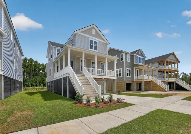 Photo 2 of Single family home for sale at 194 Sea Oats St, Summerville, SC 29485 | MLS# 26021584 | Listing updated on 2026-09-09