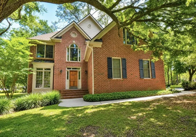 Photo 1 of Single family home for sale at 101 Riverwood Ln, Summerville, SC 29485 | MLS# 26023420 | Listing updated on 2026-09-09