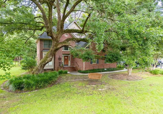 Photo 3 of Single family home for sale at 101 Riverwood Ln, Summerville, SC 29485 | MLS# 26023420 | Listing updated on 2026-09-09